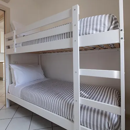 Apartment Gran Torino 17 *