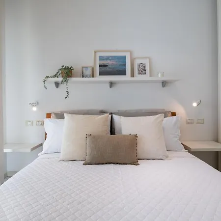 Apartment Gran Torino 17
